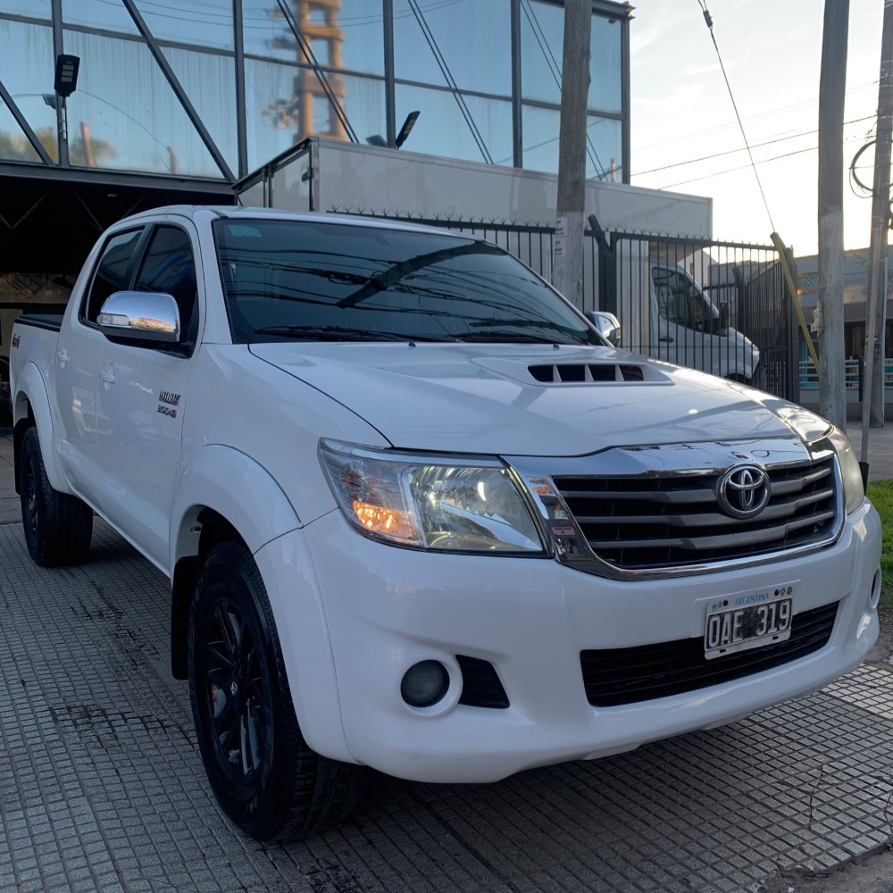 Toyota HILUX PICK - UP SRV 4X4 3.0 TDI AT — foto 3