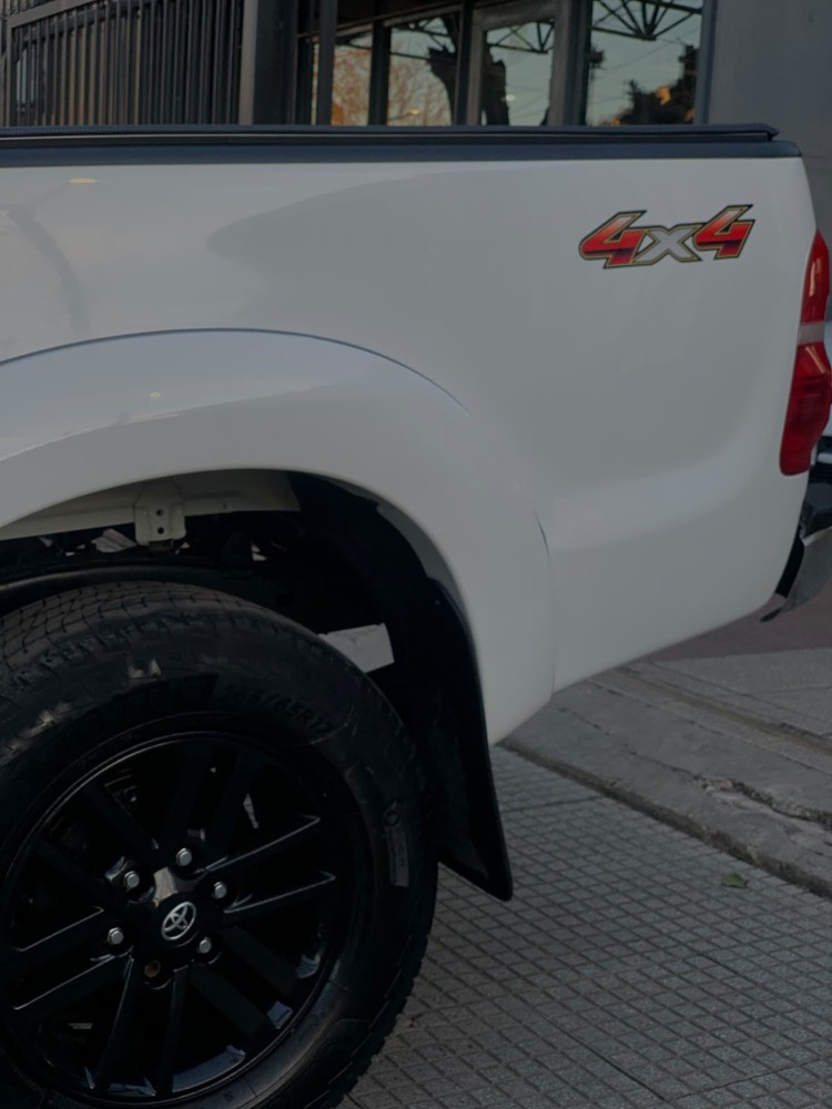 Toyota HILUX PICK - UP SRV 4X4 3.0 TDI AT — foto 12